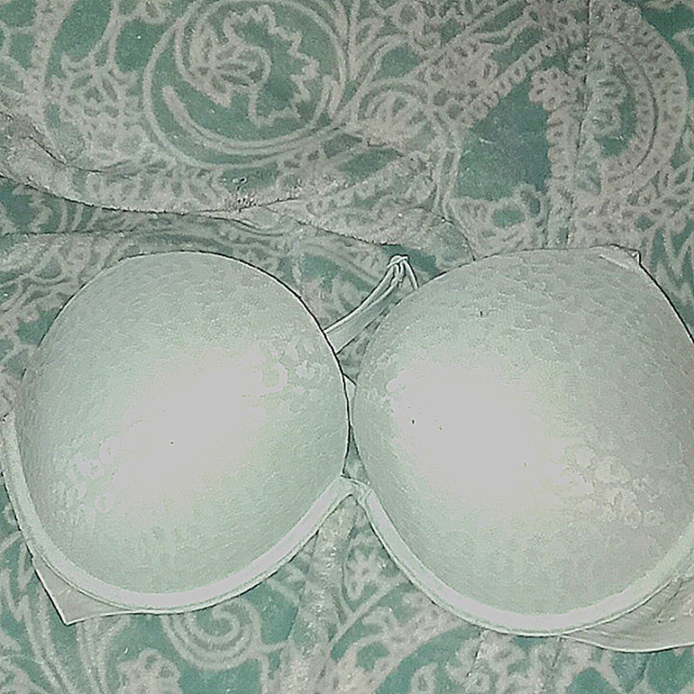 Pink by Victoria's secret wear everywhere Super push up bra